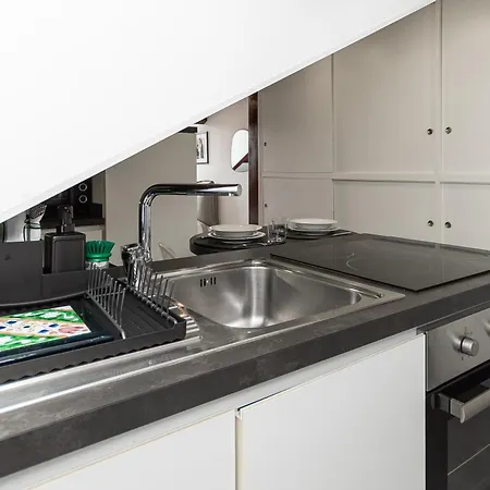 Апартаменты Immobirent - 5 Minuti Dal Mare - Centro Citta Генуя